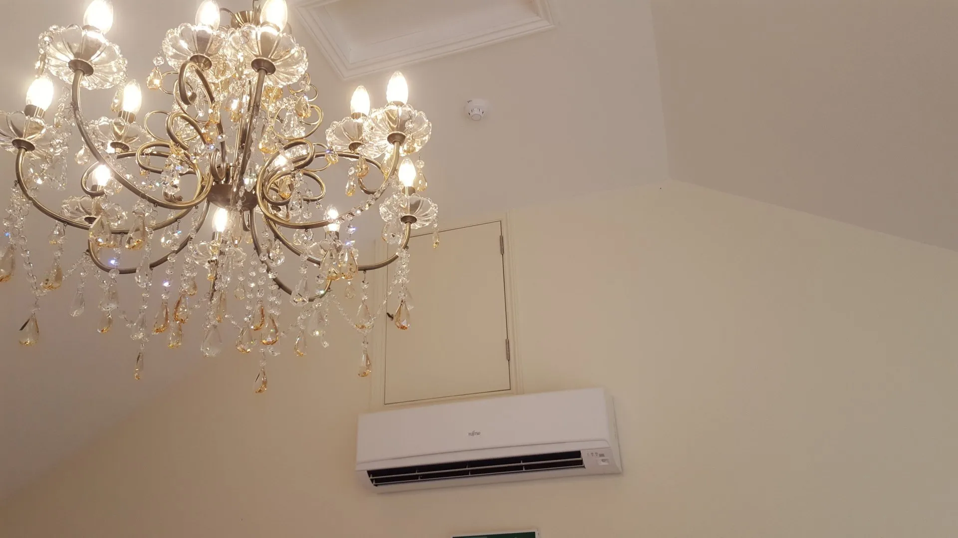 Period home, discreet fit